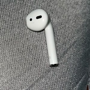 Apple 1st gen airpod right only